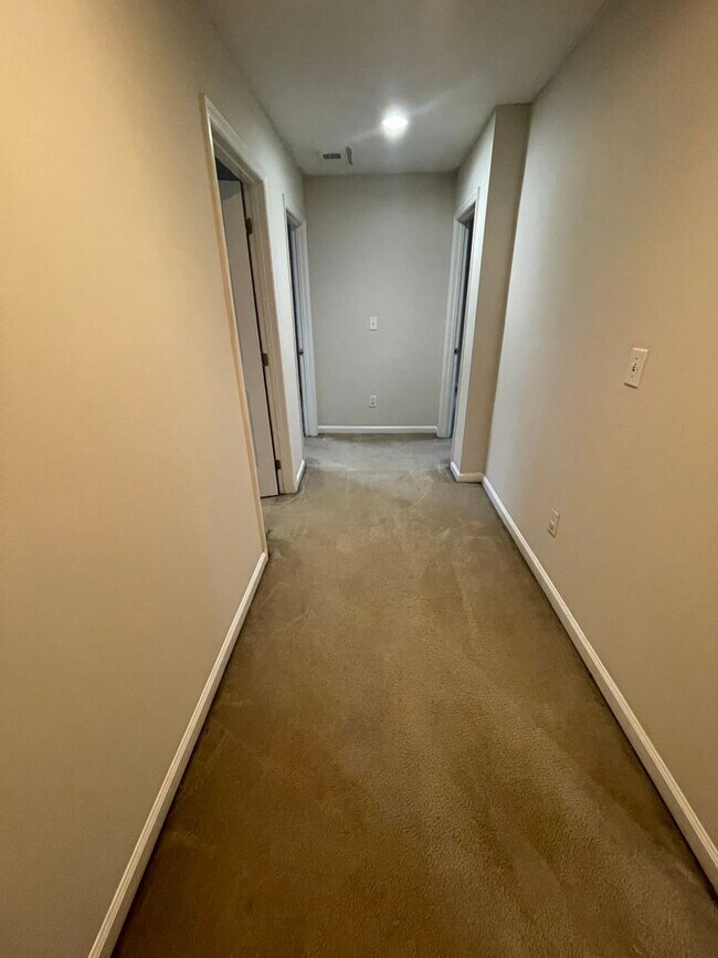 Foto del edificio - Great detached duplex