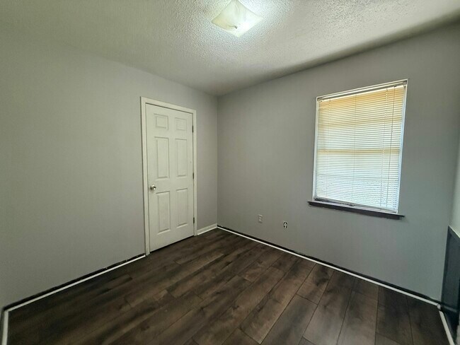 Foto del edificio - 2968 Lark Rd