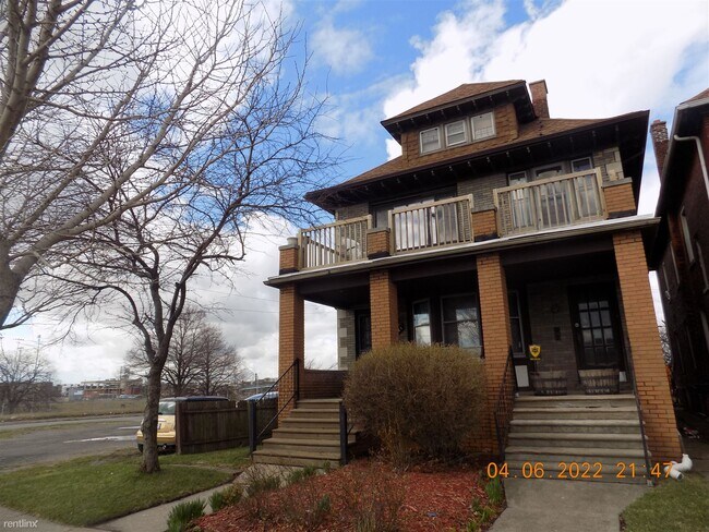 Building Photo - 2 br, 1 bath Duplex - 2521 Trumbull St