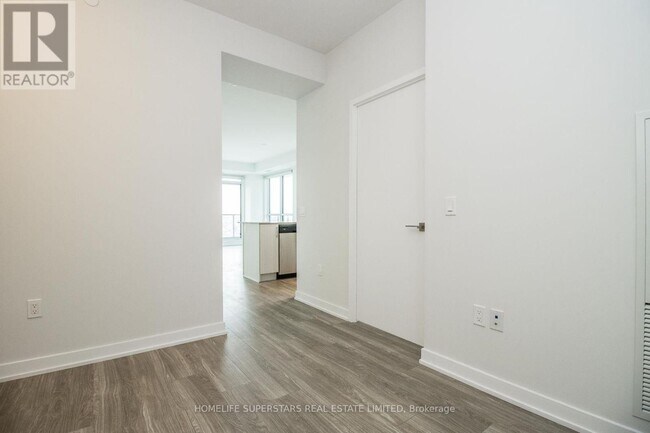 Building Photo - 4055 Parkside Village Dr