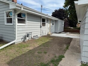 Building Photo - 620 Juniper Cir