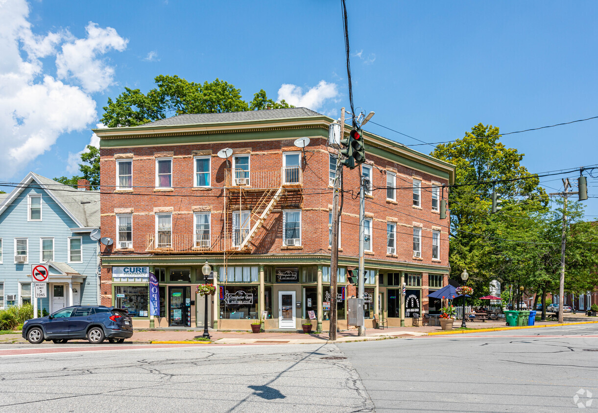 Building Photo - 2 N Church St