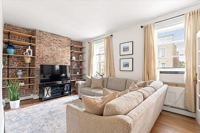 Foto del edificio - 708 Willow Ave