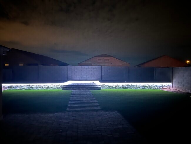 Building Photo - 16753 N Quinto St