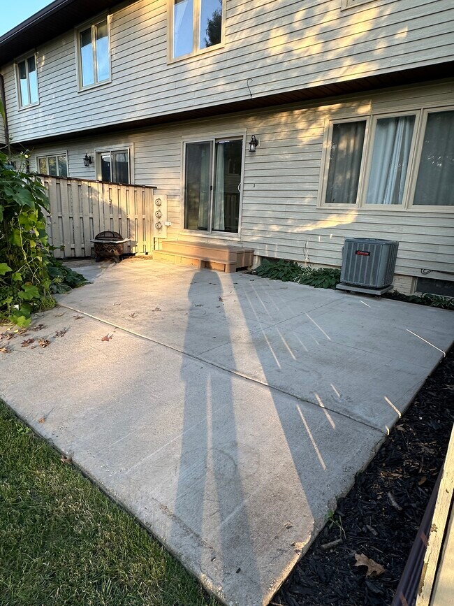 Building Photo - 3632 Cedarwood Ct