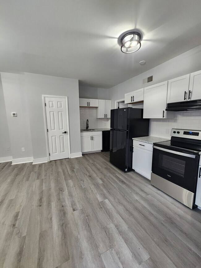 1004 N 3rd St Apartment for Rent in Harrisburg, PA