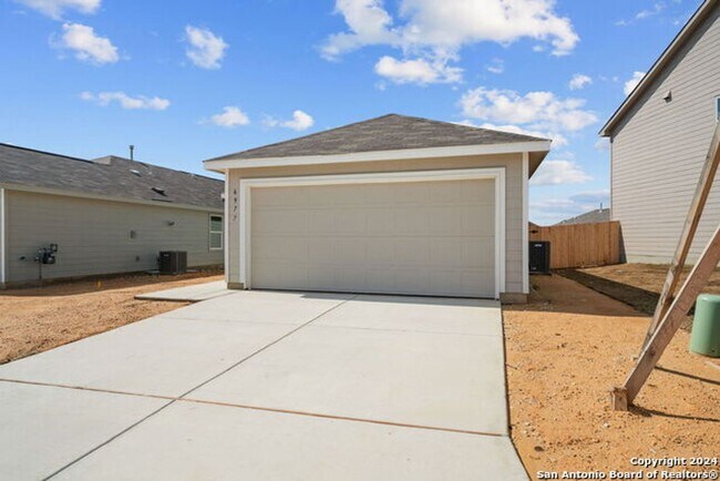 Foto del edificio - 6977 Dorato Rdg