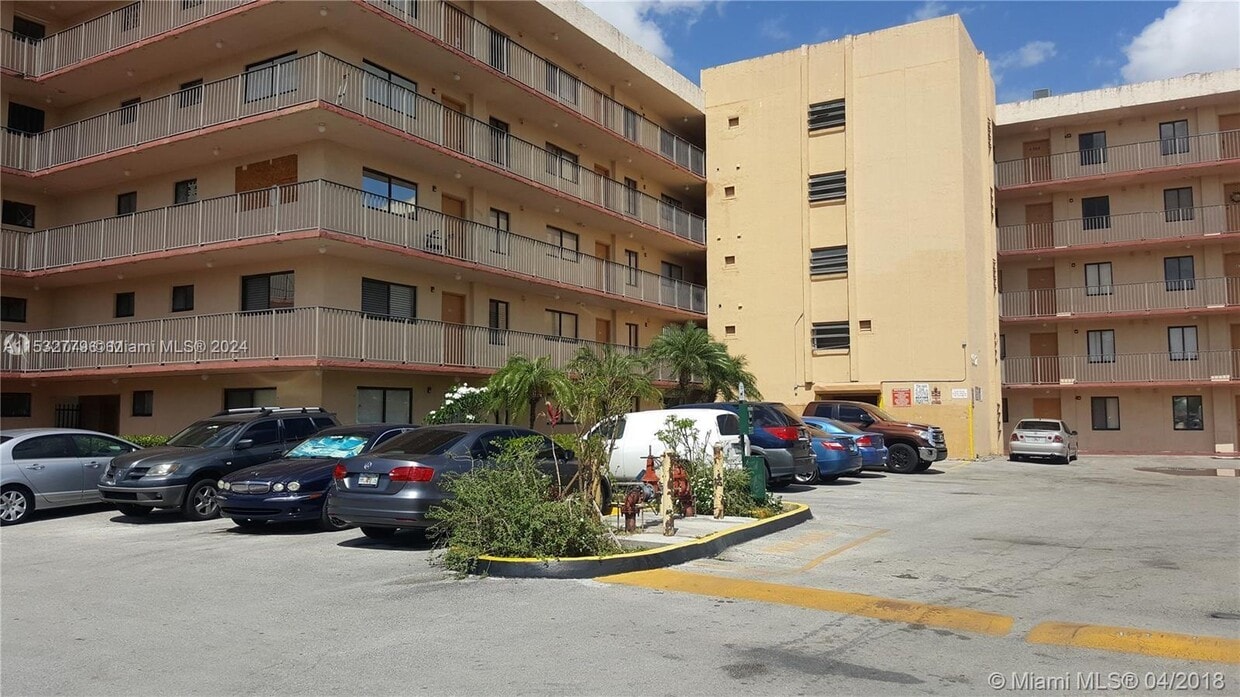 9917 W Okeechobee Rd Unit 3414, Hialeah, FL 33016 Condo for Rent in