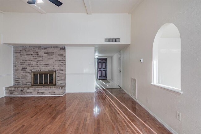 Foto del edificio - 5139 Sprey Dr