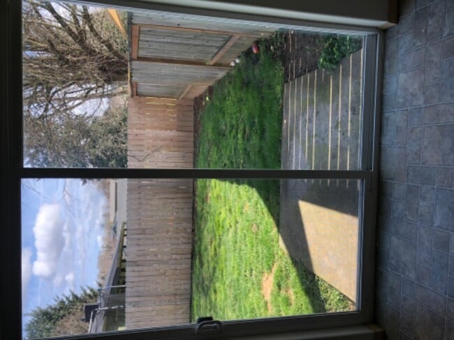 Building Photo - 260 40th Ct