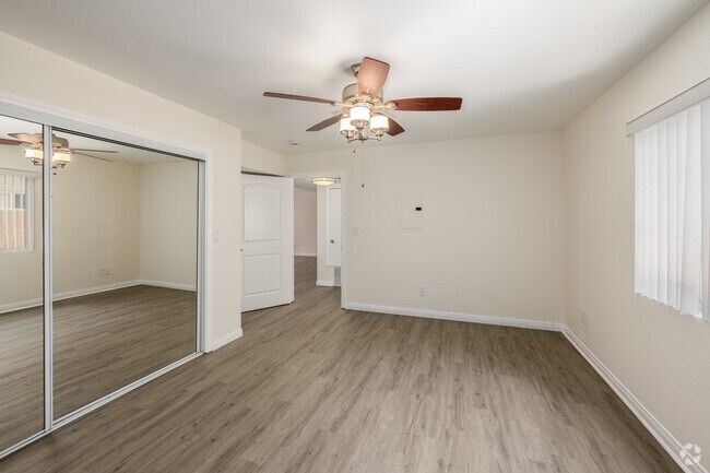 1 dormitorio, 1 baño - 800 pies cuadrados - Dormitorio principal - 10934 Hesby Street