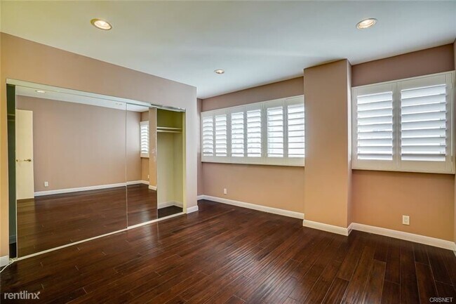 Building Photo - 2 br, 2 bath Condo - 10701 Wilshire Blvd A...