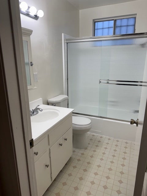 Bathroom 1 - 1440 Barry Ave