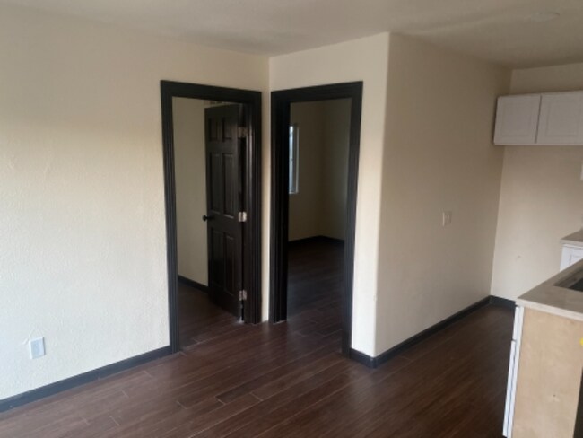 Foto del edificio - 12800 Woodley Ave