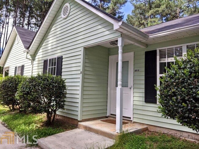 Building Photo - 681 Senoia Rd