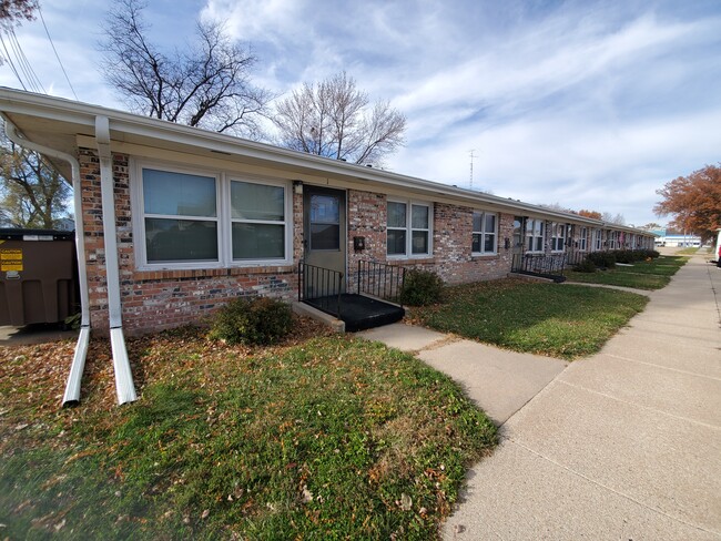 Building Photo - 945 F St