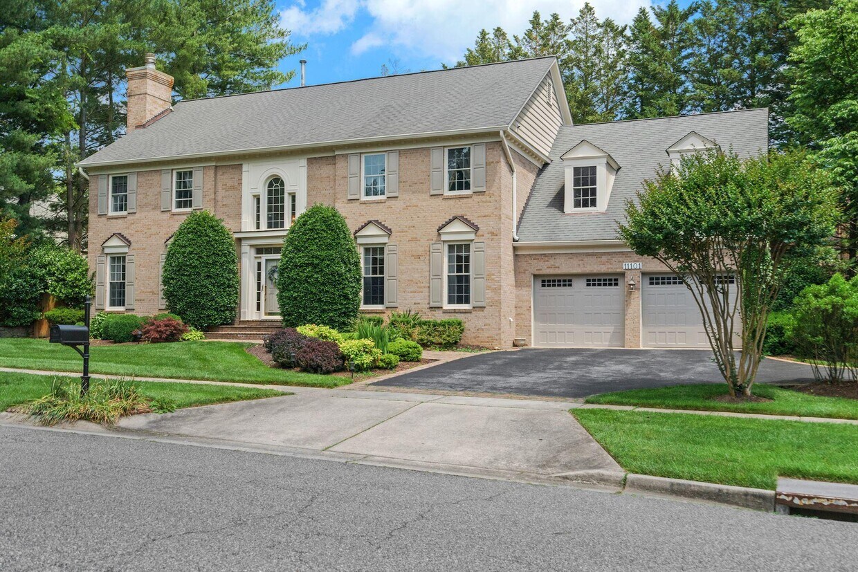 Primary Photo - 11101 Willowbrook Dr