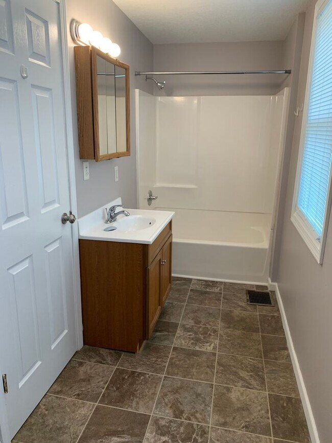 Building Photo - 612 4th St SW