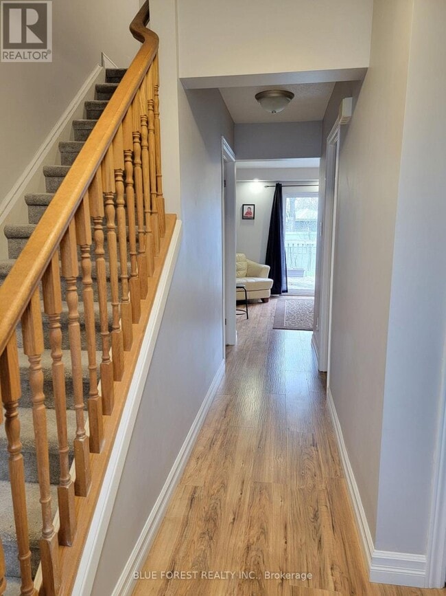 Building Photo - 801 Osgoode Dr