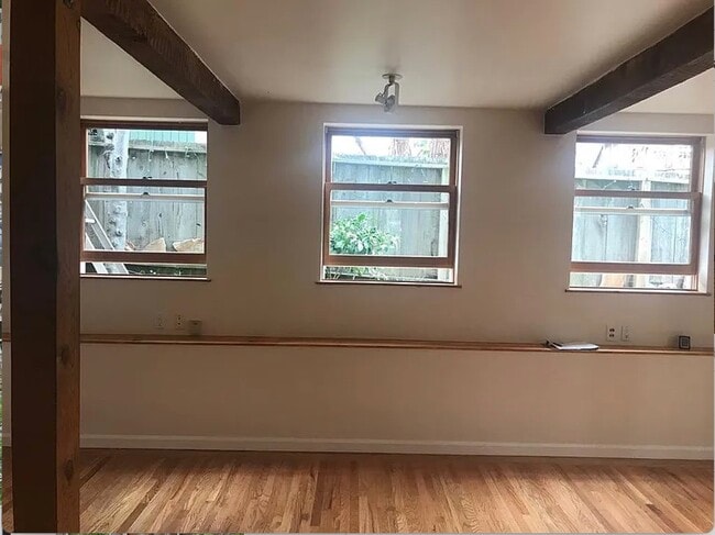 Living room - 333A Vicksburg St