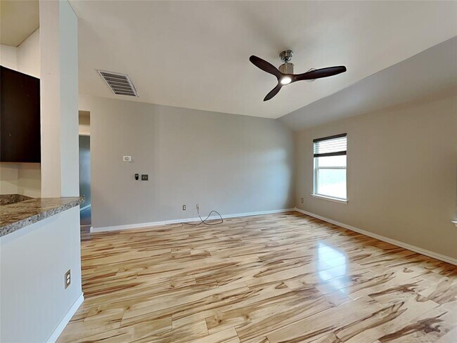 Foto del edificio - 4313 Windgate W Rd