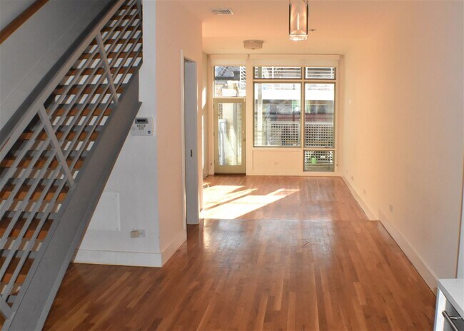 Building Photo - 309 4th St