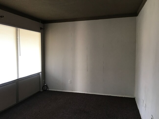Building Photo - 1721 White St # 3 - Alexandria