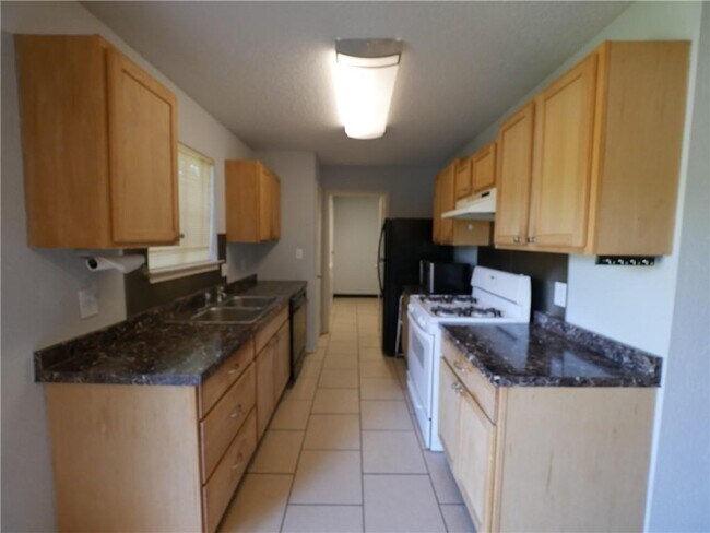 Foto del edificio - 800 Live Oak Dr