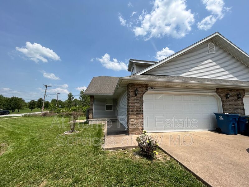 703 Pinhook Dr, Nixa, MO 65714 Condo for Rent in Nixa, MO