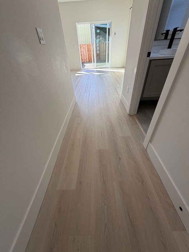 Foto del edificio - Modern Living Duplex in Keizer