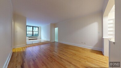 Building Photo - 124 E 24th St