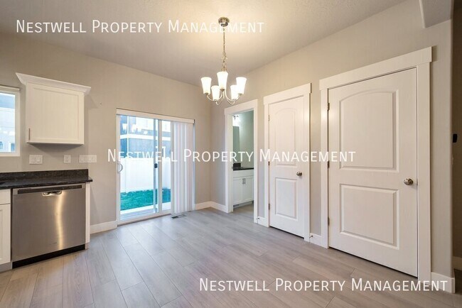 Building Photo - 8704 N Pebble Aly