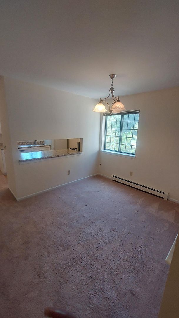 Foto del edificio - 28 Andover Ct