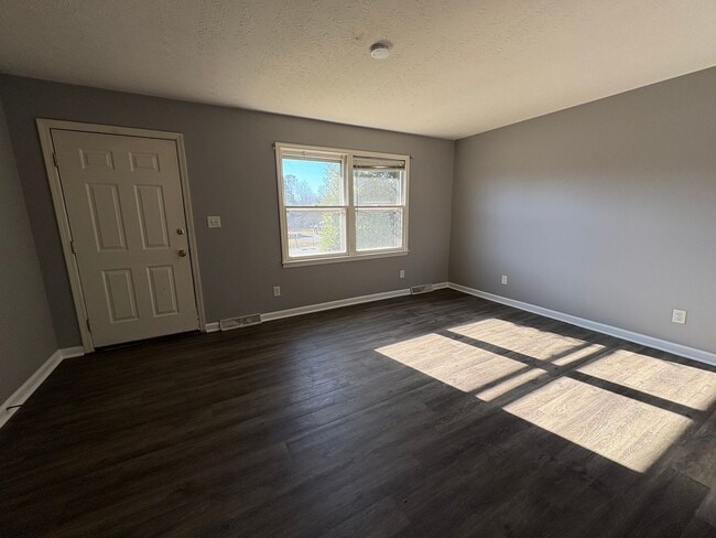 Building Photo - 840 Lynnwood Way