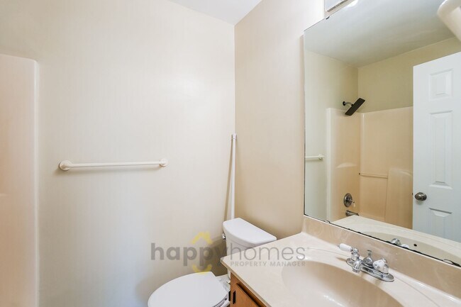 Building Photo - 3 Bedroom 3 Bath Home in Goose Creek!