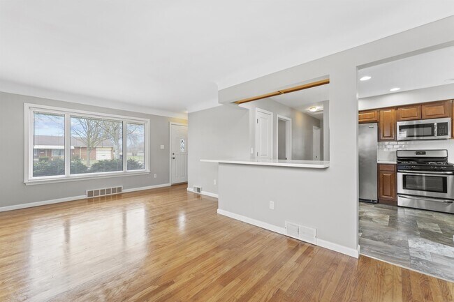 Building Photo - 3741 Lodge Ln