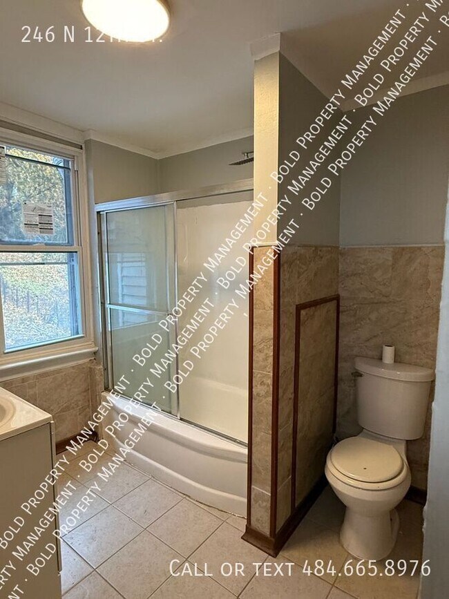 Foto del edificio - 246 N 12th St