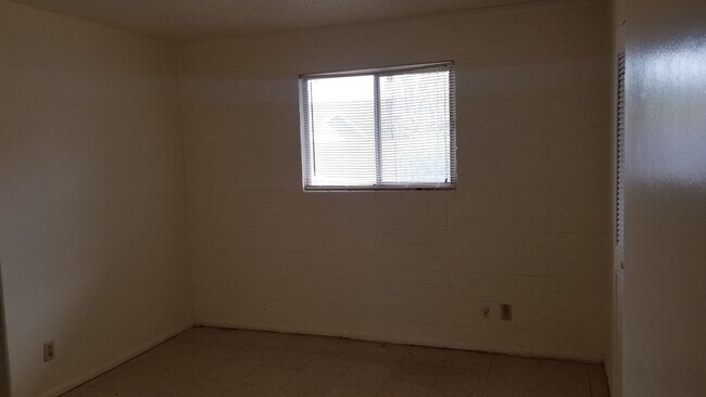 Foto del edificio - 913 E Spence Ave