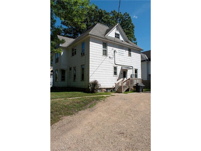 Building Photo - 701 Water St