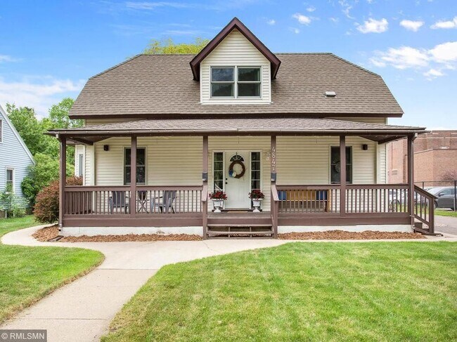 Foto del edificio - 4847 Bloom Ave