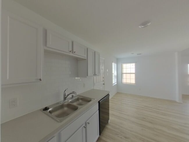 Building Photo - 5925 Rimini Landing Ln