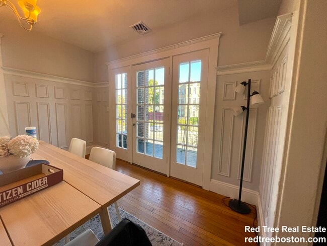 Foto del edificio - 209 Chestnut Hill Ave