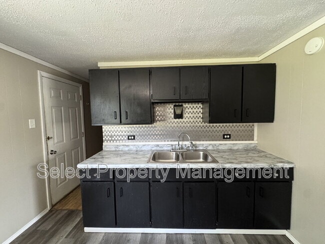 Building Photo - 1210 Asbury Dr