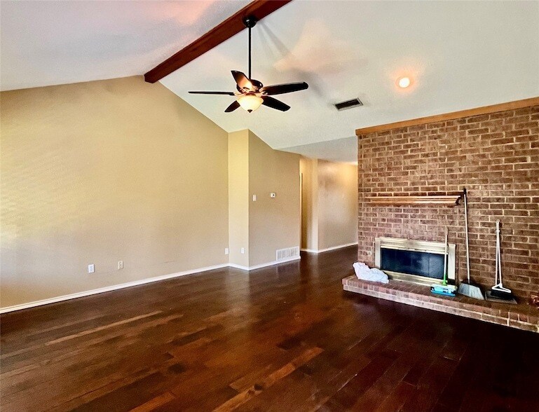 Foto principal - 229 Glenwood Dr