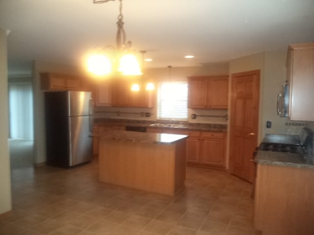 Building Photo - 561 Yosemite Ave