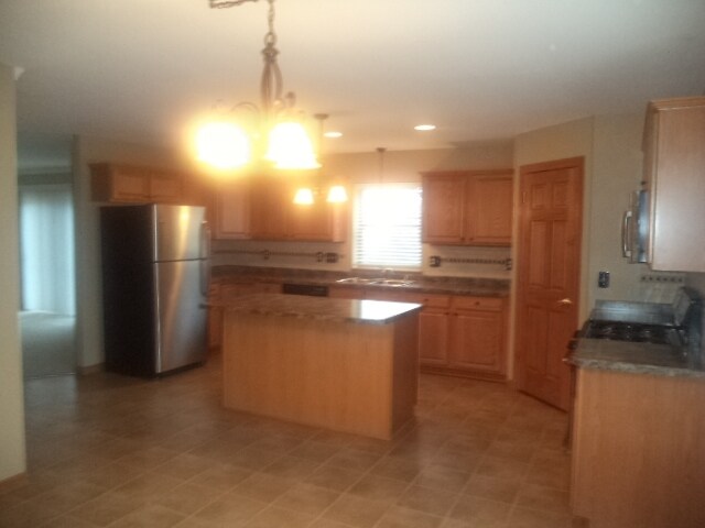 Foto del edificio - 561 Yosemite Ave