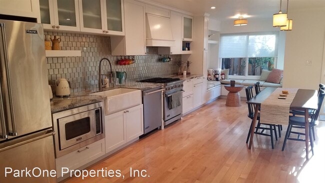 Building Photo - 3 br, 2.5 bath House - 1710 Siskiyou Drive