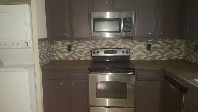 Foto del edificio - 663 Watson St