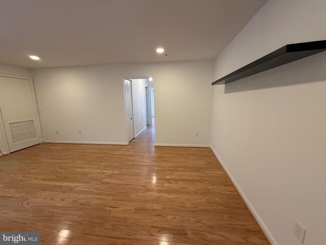 Foto del edificio - 8611 Falls Run Rd