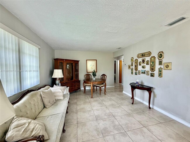 Foto del edificio - 2916 NW 13th Ave
